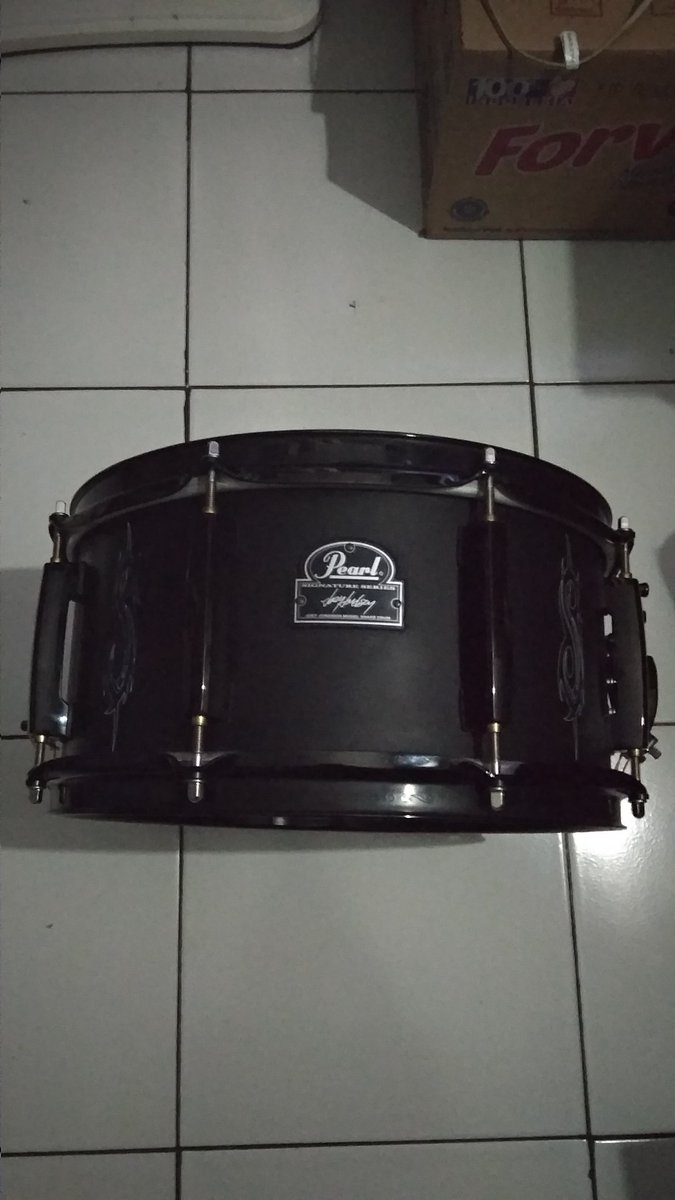 Wts ; snare pearl Joey jordison 13x6,5 second mulus.. 
081361165870 WA 
Thanks <a href="/DrumBagus/">@DrumBagus</a>