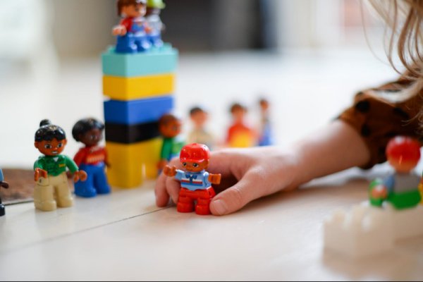 #kids Lego Club TOMORROW  <a href="/KitsapLibrary/">Kitsap Library</a> socialrugrats.com/event/Legofed7…