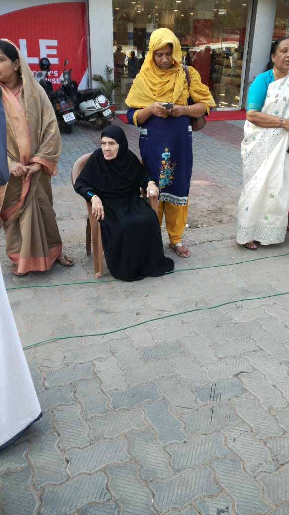 yyaga_in's tweet image. വനിതാമതിൽ 💥 
#VanithaMathil