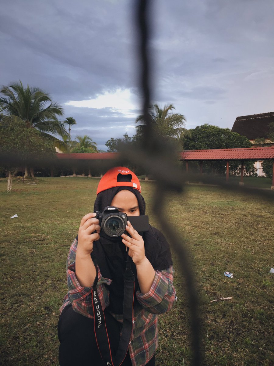 ikaismaill's tweet image. model : @Musyihaaaa @nadiakay5 @__ainnurshahira 

Vsco : A6 : Temp 2+ , Shadow 6+, Vignette 12+, Contrast -0.5

#shotoniphone6