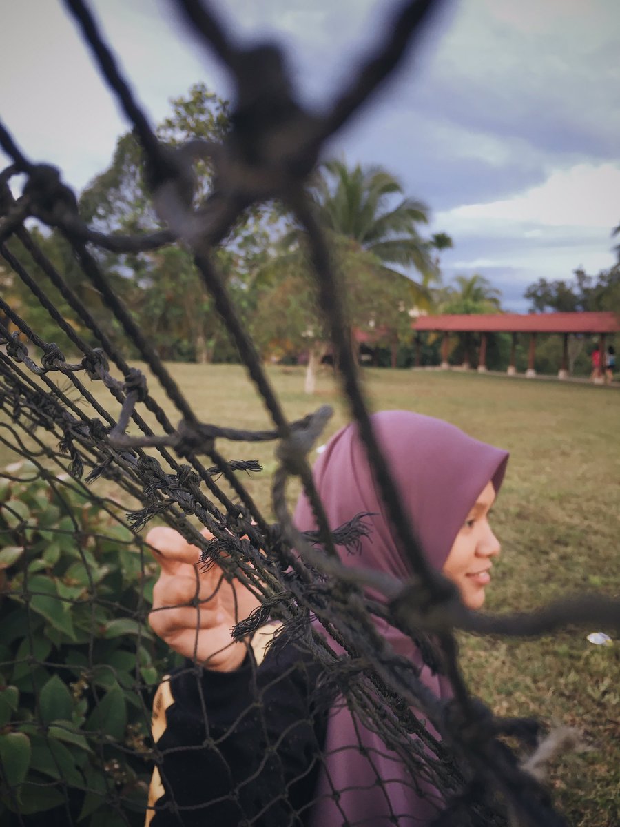 ikaismaill's tweet image. model : @Musyihaaaa @nadiakay5 @__ainnurshahira 

Vsco : A6 : Temp 2+ , Shadow 6+, Vignette 12+, Contrast -0.5

#shotoniphone6