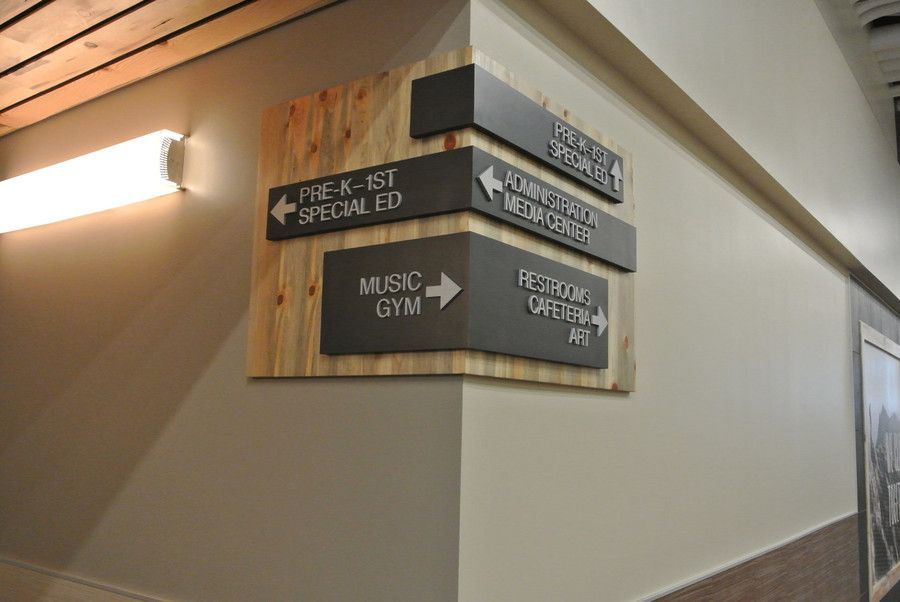 LatitudeSignage's tweet photo. Fun collaboration with @AMAIowa for some #sign #nerdery. For all the marketers out there, 6 great tips you can use now. #signs #wayfinding #branding #signtypes #location #typography #multilanguage #icons #pictographs #color
https://t.co/1mcxHLQ1SQ https://t.co/9LOpXQcjB9