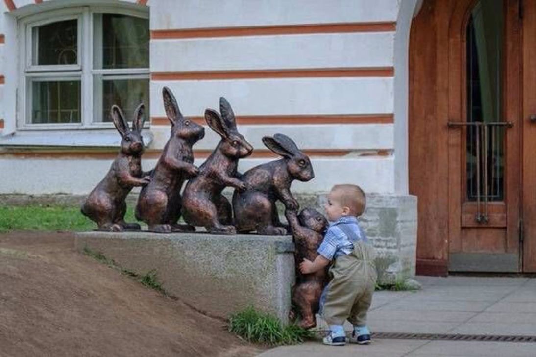 ramblingsloa's tweet photo. Be silly.
Be honest.
Be kind.

Ralph Waldo Emerson https://t.co/JXeOda7OEb