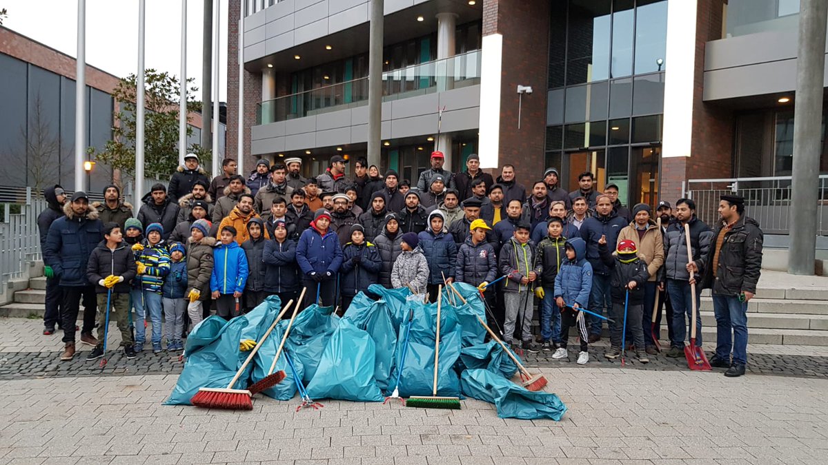 muzaffs's tweet photo. #MuslimeStarten2019
#Neujahrsputz

Eindrücke Neujahrsputz Region Süd Ost Hessen https://t.co/bv9dp0ju9o