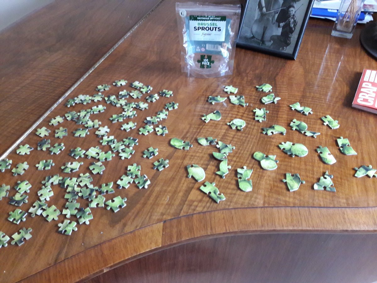 MelScrivin's tweet image. This should be easy then! 😕 #NoPicture #NoStraightEdges 😂😂😂 #Sprouts Thanks @BakingForBoys