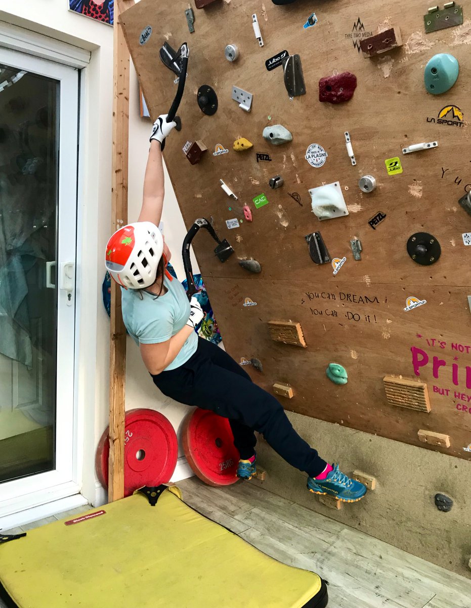 Emma_climbs's tweet photo. First session of the year ✅A lesson from @PhilPowellClimb in how to sharpen picks perfectly ✅. Happy New year to everyone plus a huge thank you to everyone that has supported me during 2018!🎉 @lyonequipment @lasportivatwitt @Petzl @JulboEyewear https://t.co/8n6bWWiOXl