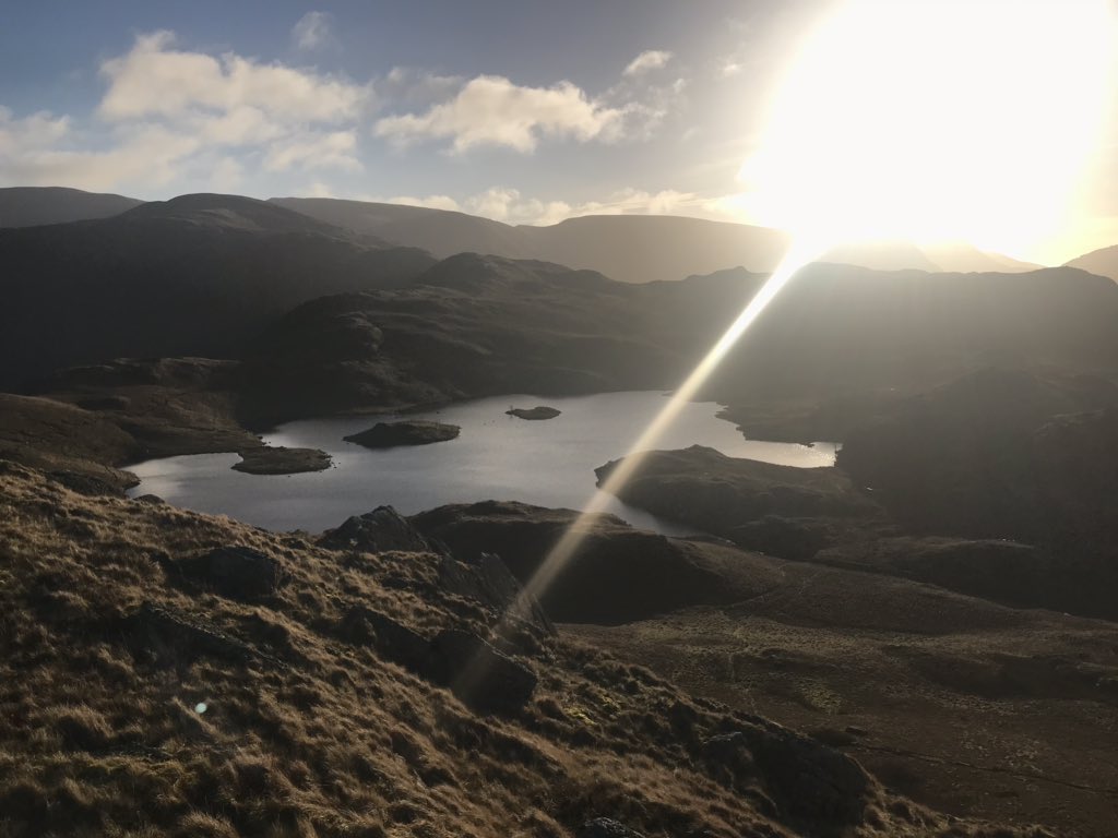 heyneurosurgeon's tweet photo. #FellTop
#TheLakes
#GorgeousDayForIt https://t.co/OaRTf3hChR