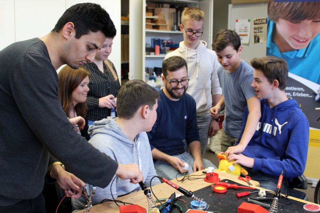 MakersHelpCare tweet media
