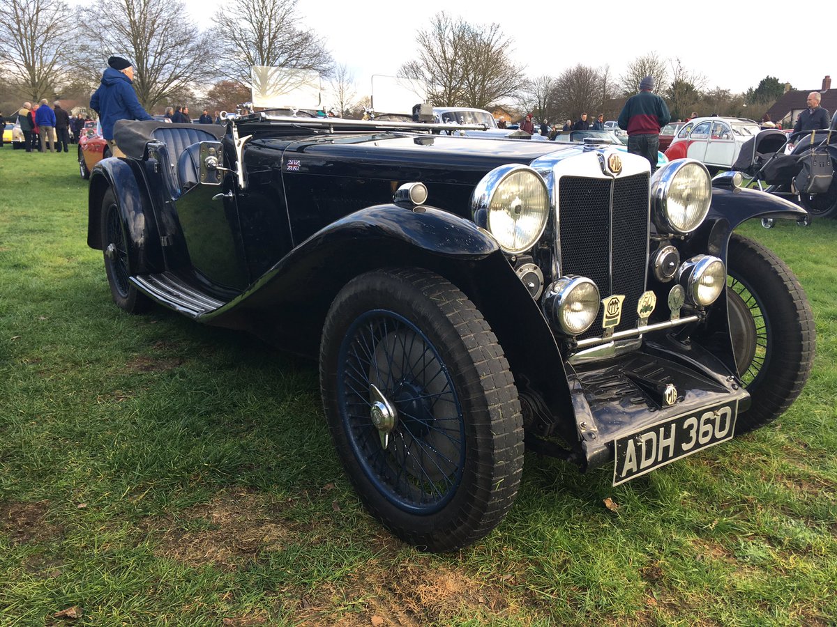 SoMotorRacing's tweet photo. pt 2 - Few photos from the New Year meet at the Royal Oak, Barrington, Cambridgeshire https://t.co/uK9gTRrPqU