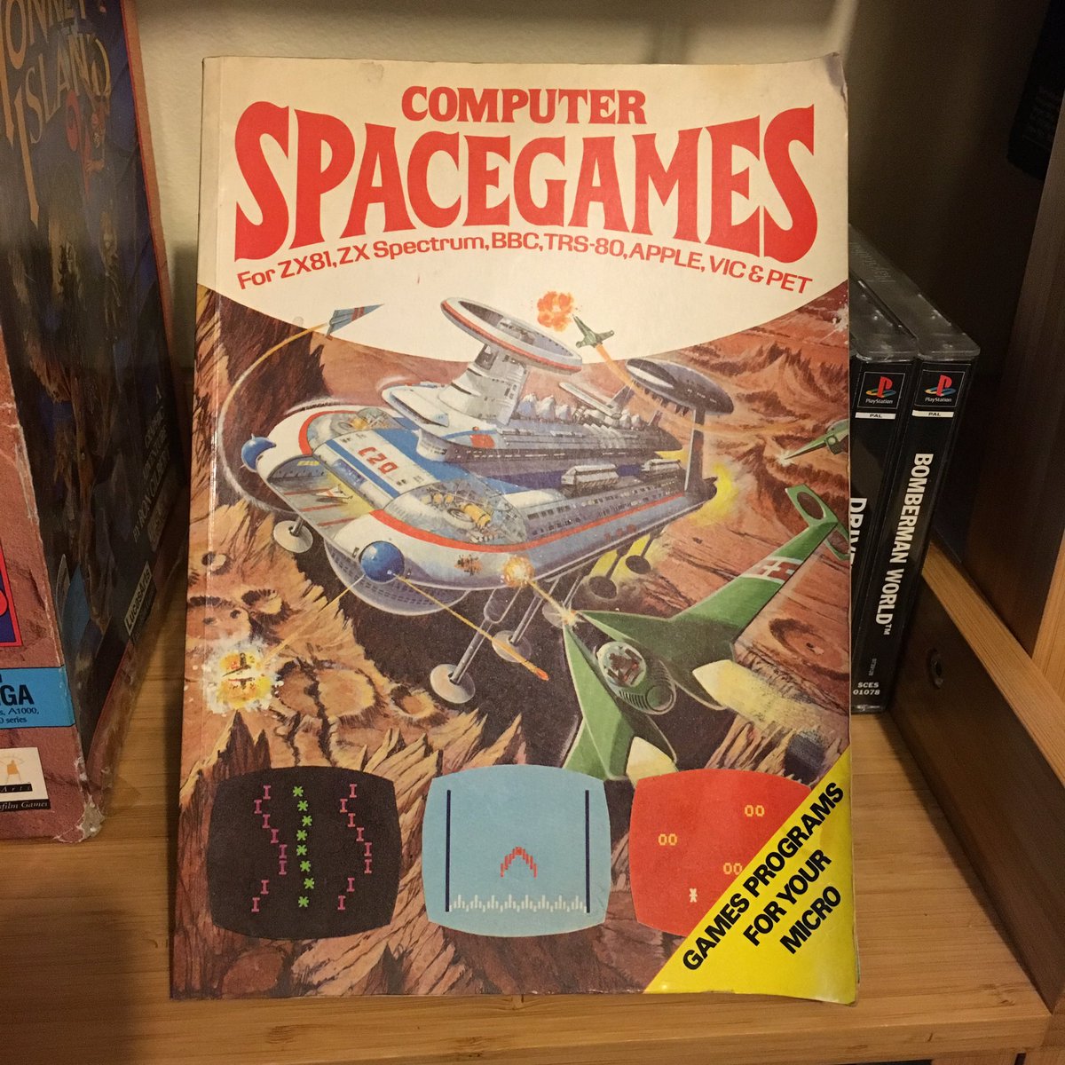 opiejaye's tweet photo. This book was also in the box along with my Speccy +2. Iโll have to type out some of these games one day. #zxspectrum #zx81 #bbcmicro #trs80 #vic20 #cbmpet #retrogaming #computerspacegames #scholastic https://t.co/2BRUFwbgtJ