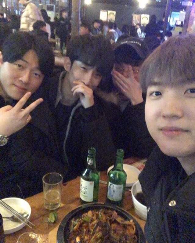 EscAInfo's tweet photo. 427. 190102 류제홍님 인스타그램 업로드

(출처 : 류제홍님 인스타그램 | https://t.co/SiunxSxIi3) https://t.co/UAg37WQU5i