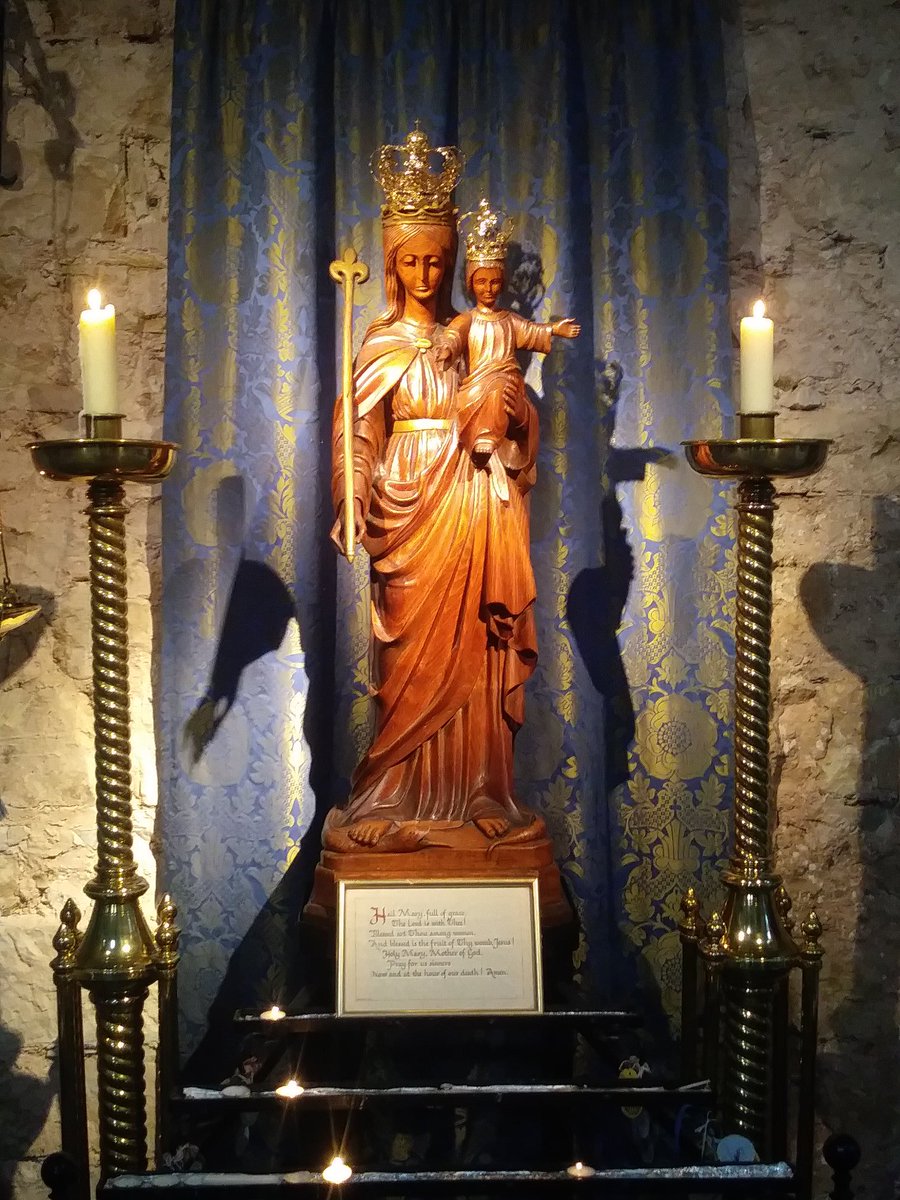 FrSpicer's tweet photo. This is the much loved &amp; much prayed at Statue of Our Lady @worksoppriory. There's a long tradition of pilgrimage to England's Nazareth @ShrineOLW &amp; being   members of @SocietyofMary Candles were lit at Mass for those tweeters who asked for prayer https://t.co/1vgUWIBN7n