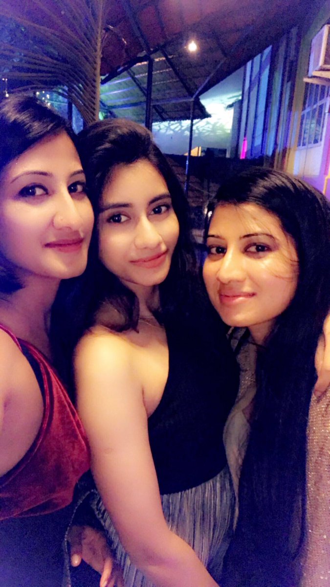 iminchara's tweet photo. Welcoming 2019 with family 🤗#mylifelines#newyearsstart
Wishing u all more love, happiness and success! #familiy https://t.co/HcEoFzCWeH
