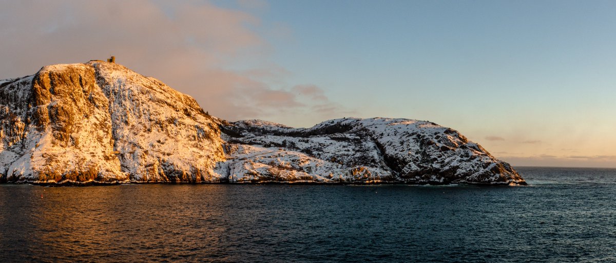 Started this new years day at Fort Amherst. A beautiful and friggin' freezing start to the new year. 
#signalhill #cabottower #newyearsday #newfoundlandlabrador #stjohns #yyt #sunrise #thenarrows