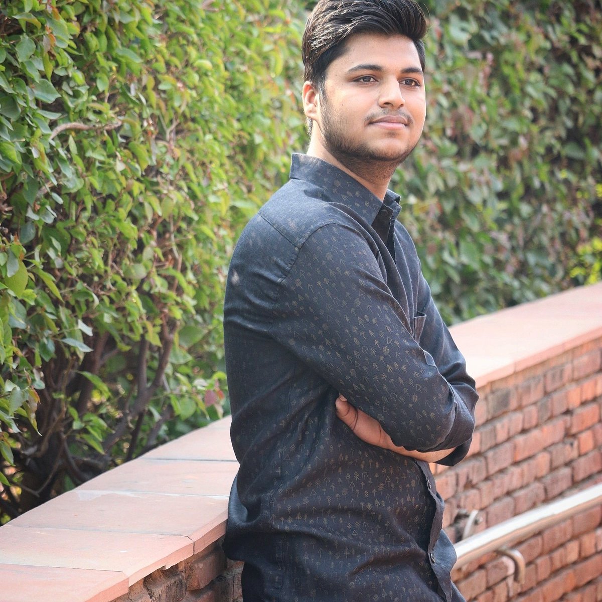 Kingsofchauhan's tweet photo. A New Year is the start of new things.!😎🎉
#happynewyear #2019 #photography #photoshoot #goals #motivated #success #successmindset #RAJPUTBOY 👑 https://t.co/QjeMgAspgX