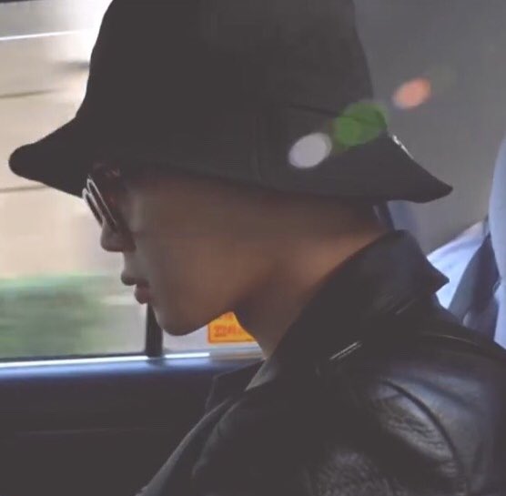 碩 でも だから早く帰れって 俺はジミンじゃないし 彼女は君に監視される権利はない サセン のような女の人は観念したのかそそくさと帰っていった おにい 黒いコートに黒いバケットハット サングラスをして佇むおにい ありがとうおにい