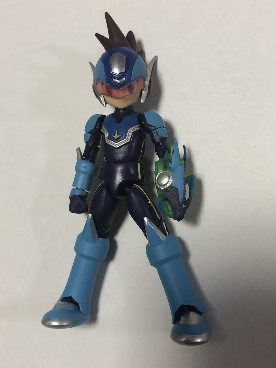 トゥミキ 66アクションのシューティングスターロックマンが結構気に入った 前にロックマンエグゼも欲しくて探したけど エグゼだけ抜かれてて人気なんだなぁと思った ブライとかフォルテクロスロックマンとかブルース サーチマン カーネル フォルテ