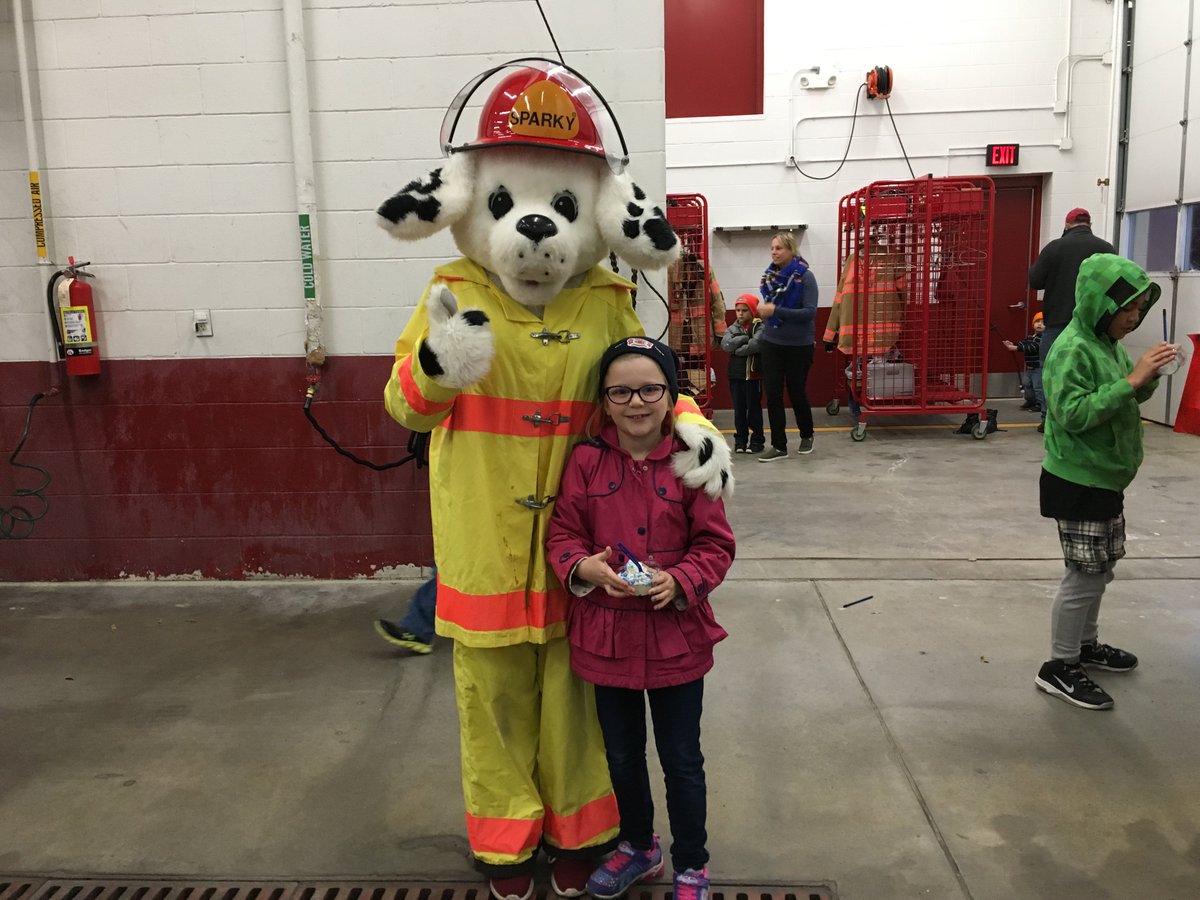 Apple Valley Fire tweet media