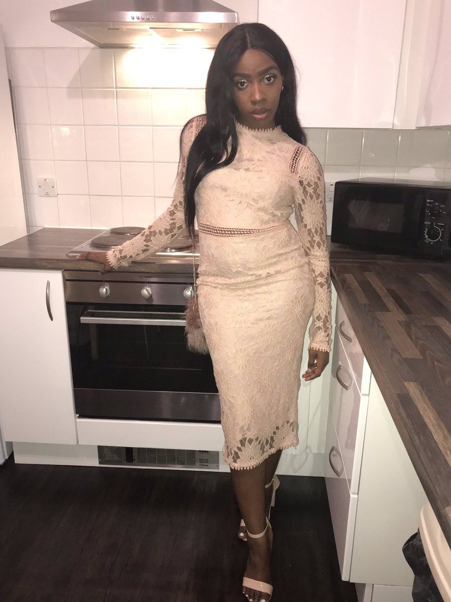 RochelleSoares_'s tweet photo. Went into the new year with new blessings from the lord, Happy New Years all 💋 #AudaciousAudacity #NewYearsDay #HappyNewYears https://t.co/ZqI565dMdi