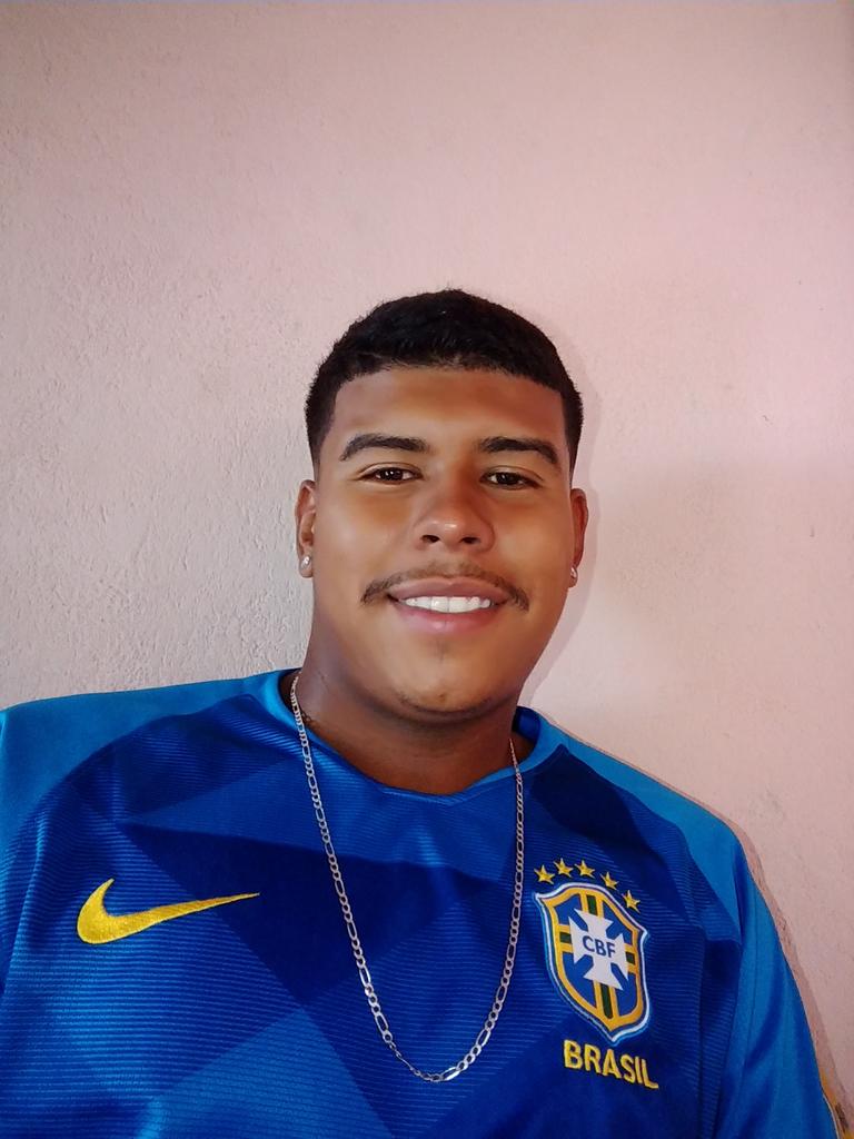 AmorimJoberlan's tweet photo. Que Deus abençoe nosso 2019 😎🙌 https://t.co/H1UaFgwOTl