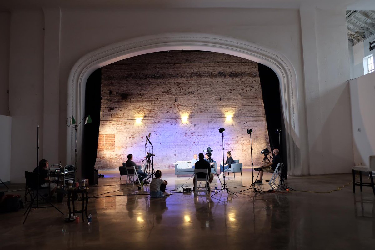 8CountTampa's tweet photo. An interview, commercial, music video, or film scene.  This blank canvas is ready for your next creative project. #behindthebluedoors #blankcanvas #eventvenue #film #model #photoshoot #production #studio #studiospace #tampa #tampafilm #tampaheights #video #yellowbrickrow https://t.co/OGaoZ6oJ1s