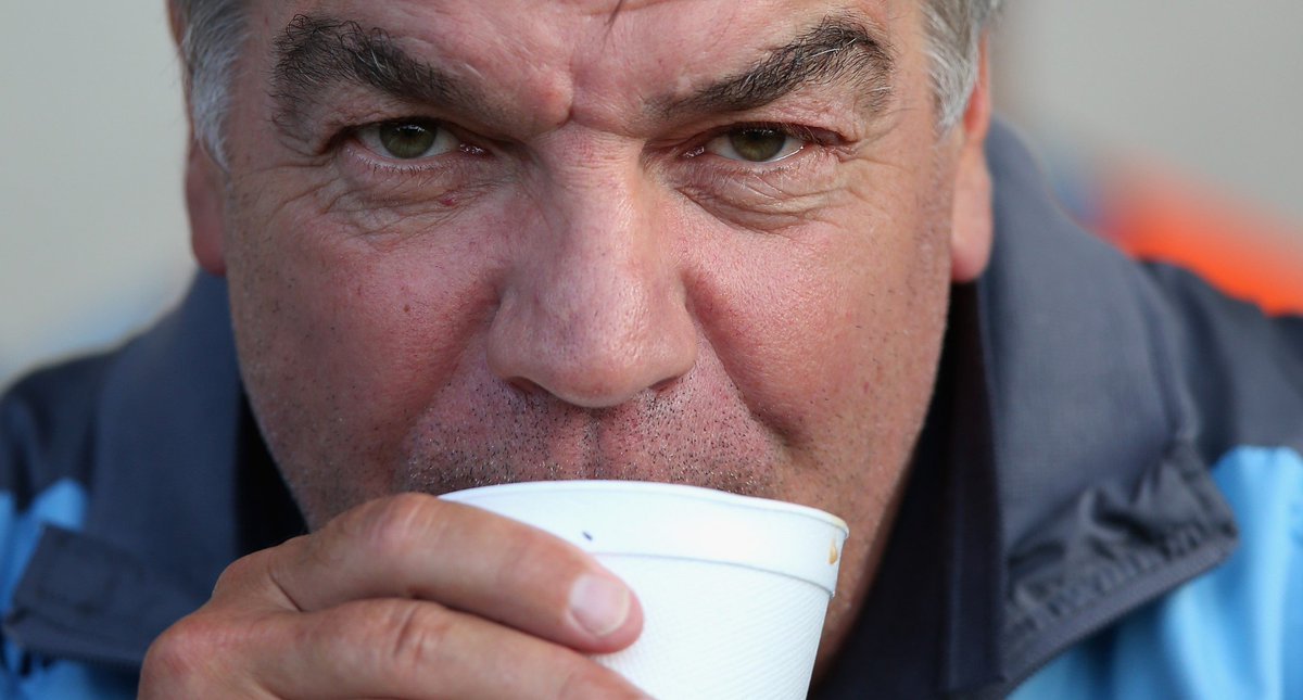 bet365's tweet image. Points won after their first 21 games in charge of Everton: 

Sam Allardyce - 30 
Marco Silva - 27