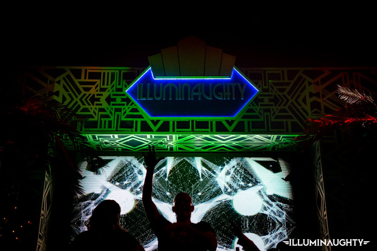 HAPPY NEW YEAR FROM THE ILLUMINAUGHTY TEAM 💚

Let's see what love &amp; chaos 2019 brings...