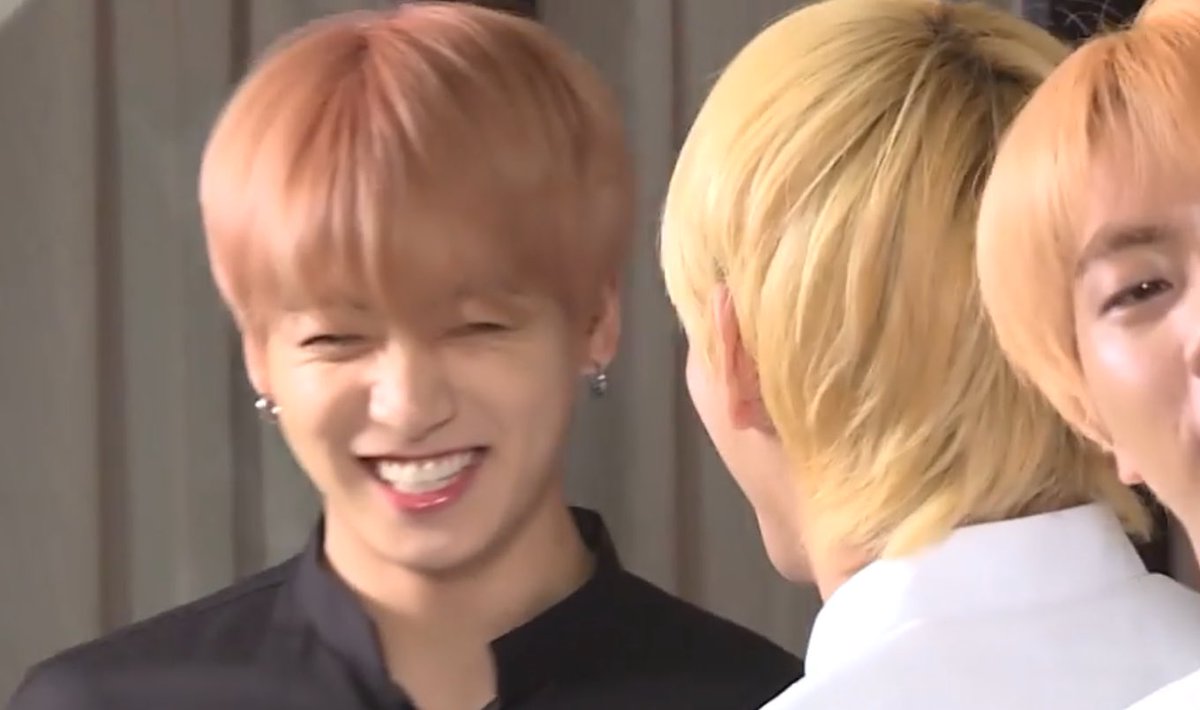 I know this ep was filmed last 2018, but I’m just so happy to see them opening this year with smile on their lips and sparkles in their eyes  #vkook  #kookv  #taekook 