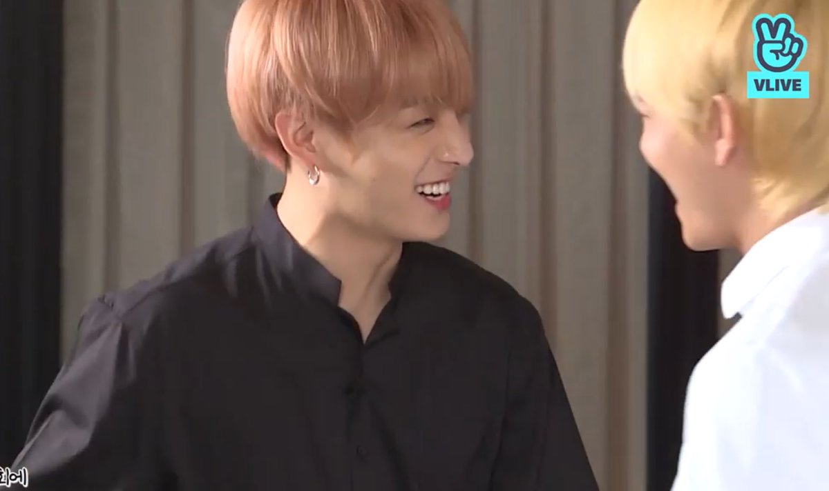 I know this ep was filmed last 2018, but I’m just so happy to see them opening this year with smile on their lips and sparkles in their eyes  #vkook  #kookv  #taekook 