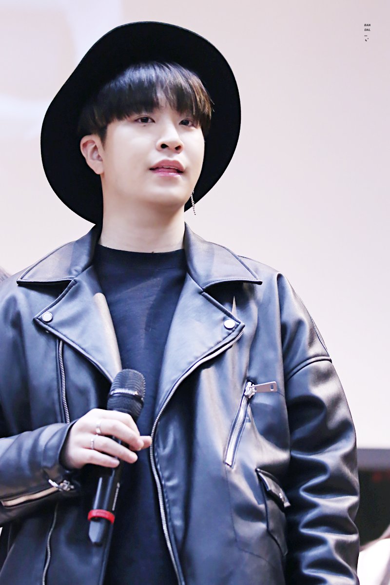 Dv1Z7rYVAAALjBN.jpg:orig