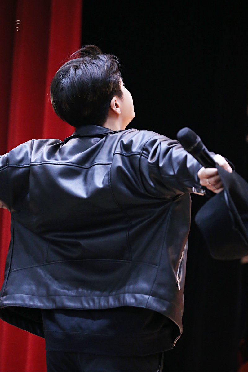 Dv1Z87CV4AE1UX9.jpg:orig