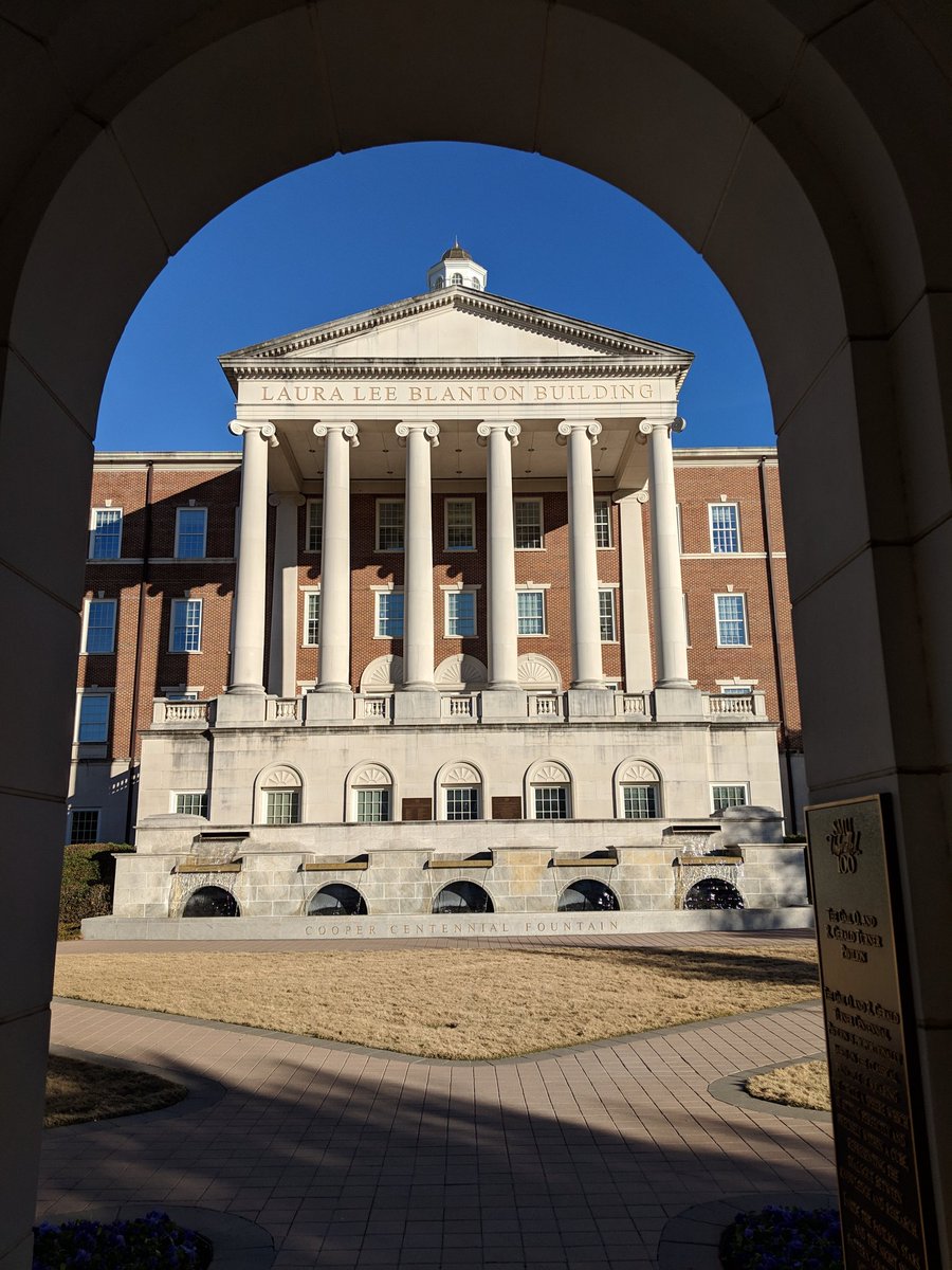 To those who support veterans throughout year, especially those who work in these buildings, thank you for what you do and here's to the new year🎖️🎗️🏅.
.
.
.
#studentveterans
#smumustangs
#smuveterans
#smustudentaffairs
#dallastx
#thankyouforyoursupport