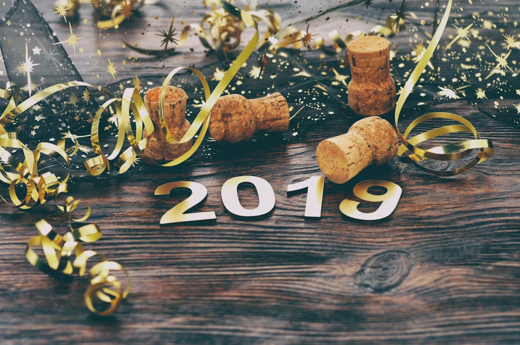 New Year. New chances to take care of yourself. Don't make resolutions you know are too hard to keep. Start small. Take supplements! Easy to do with big results. 
#HappyNewYear #CleanBody #Supplements #SelfCare