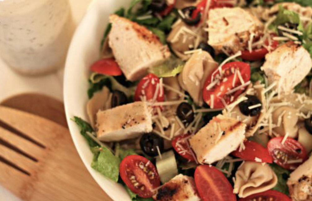 Looking for a new salad to try in 2019? Try this Chicken Tortellini  Cesar salad, which puts a fun twist on the classic Cesar salad and is a yummy way to stay healthy in the new year! 🥗

farmwifecooks.com/chicken-tortel…