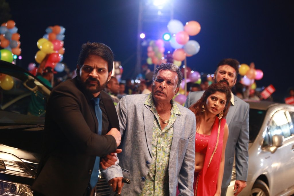 DreamScreen9's tweet photo. #StylishActorShaamInParty
#HappyNewYear2019wishesFrmShaam
#BrandNewStillsFrmParty

#ActorSathyaRaj 
@vp_offl @TSivaAmma #ActorJayaRam @moulistic @Actor_Jai @actorshiva @meramyakrishnan @nivethaPethurai @Premgiamaren @SureshChandraa @DoneChannel1 @johnmediamanagr https://t.co/LScrBz0FC4