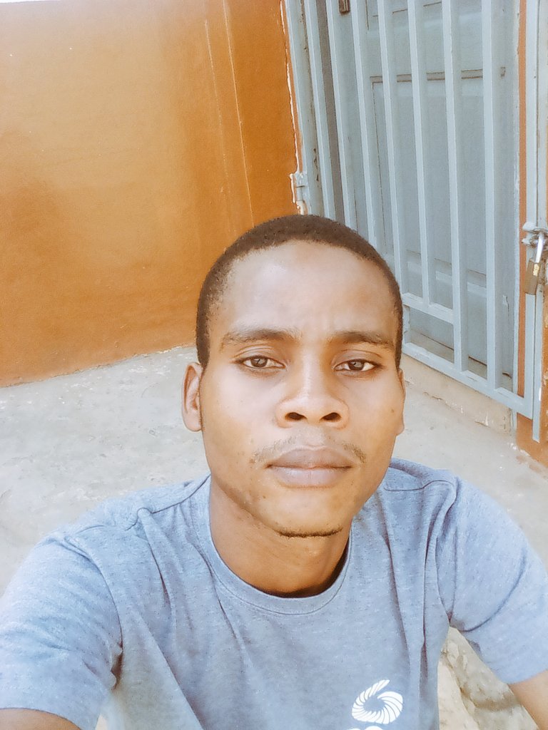 Senanu_f's tweet photo. This Year, we are shining like nobody's business, great tidings I bring you all..... my first pic for #2019
#TweetClass https://t.co/6WeDn6BMVH