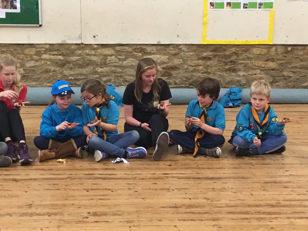 Happy New Year! 2019 looks set to be as busy as 2018! Looking for a new challenge why not volunteer! We are looking for admin help as well as leaders! #volunteer #scouts #iscout #witney #oxfordshire