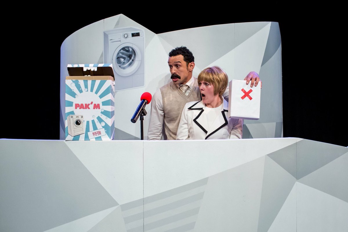 PAK 'M - Vanaf 2 januari te zien in de theaters! Première 27 januari in <a href="/KAF036/">厒-kafu</a> 

Meer info &amp; speellijst: bontehond.net/pakm

FOTO: Kamerich&amp;Budwilowitz/EYES2