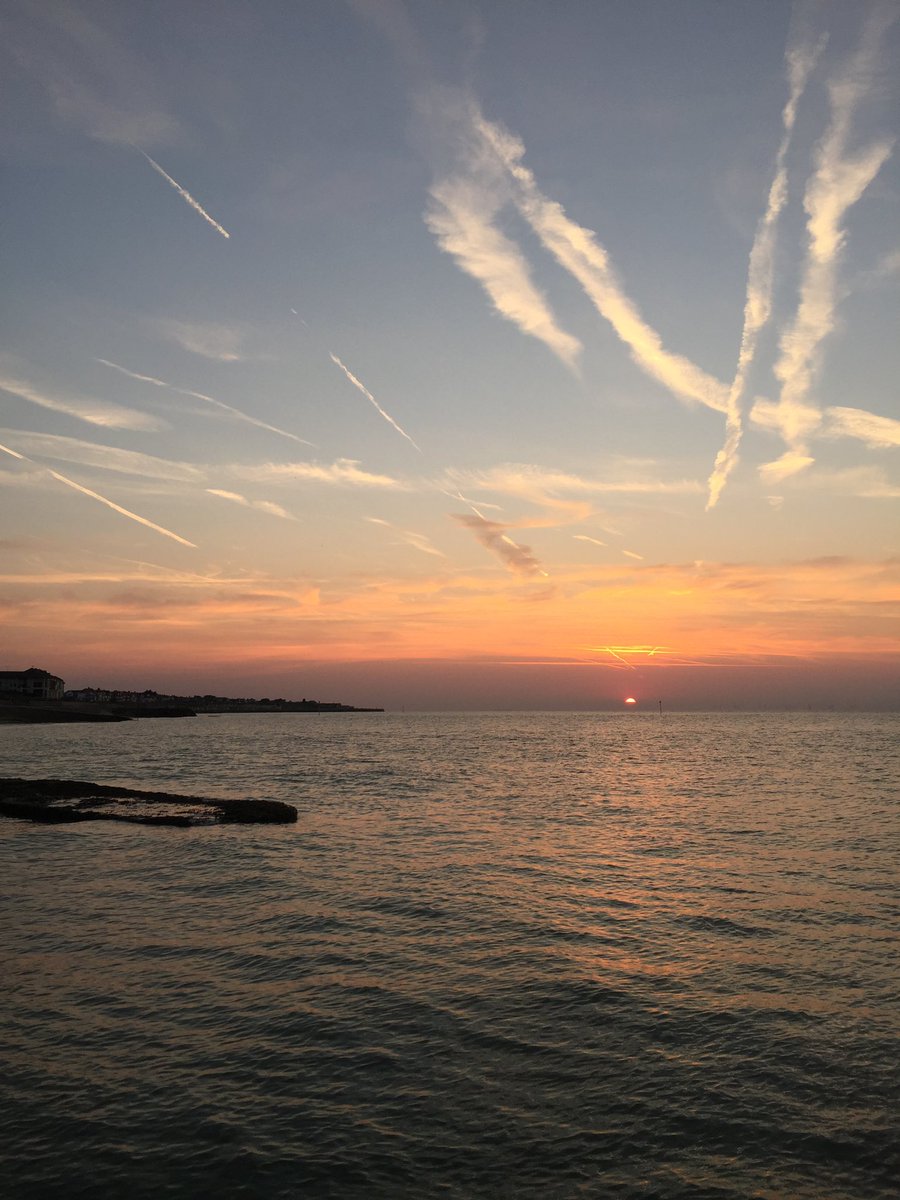 pandyy_95's tweet image. September (Part 1): Margate beach; Westfield’s Stratford City with @GBarlow_TT; Book of Mormon in the West End with @Claire_Elize 🏖🛍🎭 #mapgirl