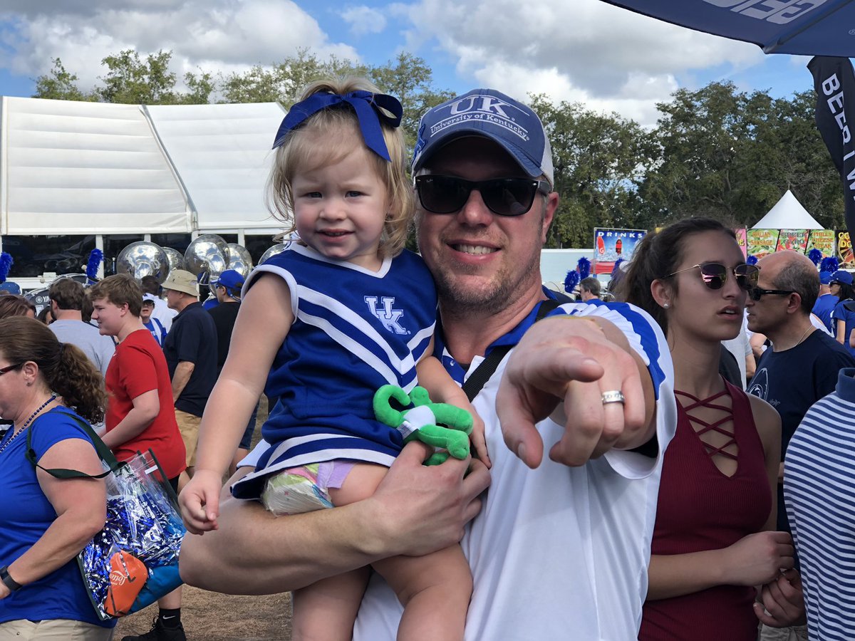 CitrusBowl's tweet photo. FAN POLL: Who are you rooting for? 

“Retweet” for @UKFootball and “Like” for @PennStateFball

#VRBOCitrusBowl #WeAre #GetUp https://t.co/MK70IJpo9s