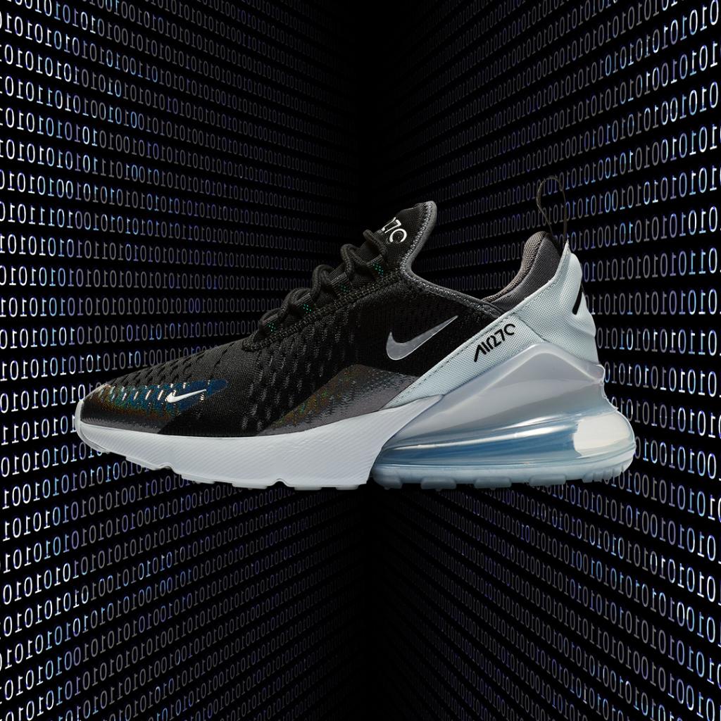 Días laborables Venta anticipada suspicaz Kids Foot Locker on Twitter: "Ring in the new year with the new #Nike Air  Max 270 "Y2K". Available in stores now! https://t.co/va8P1YTFFA" / Twitter