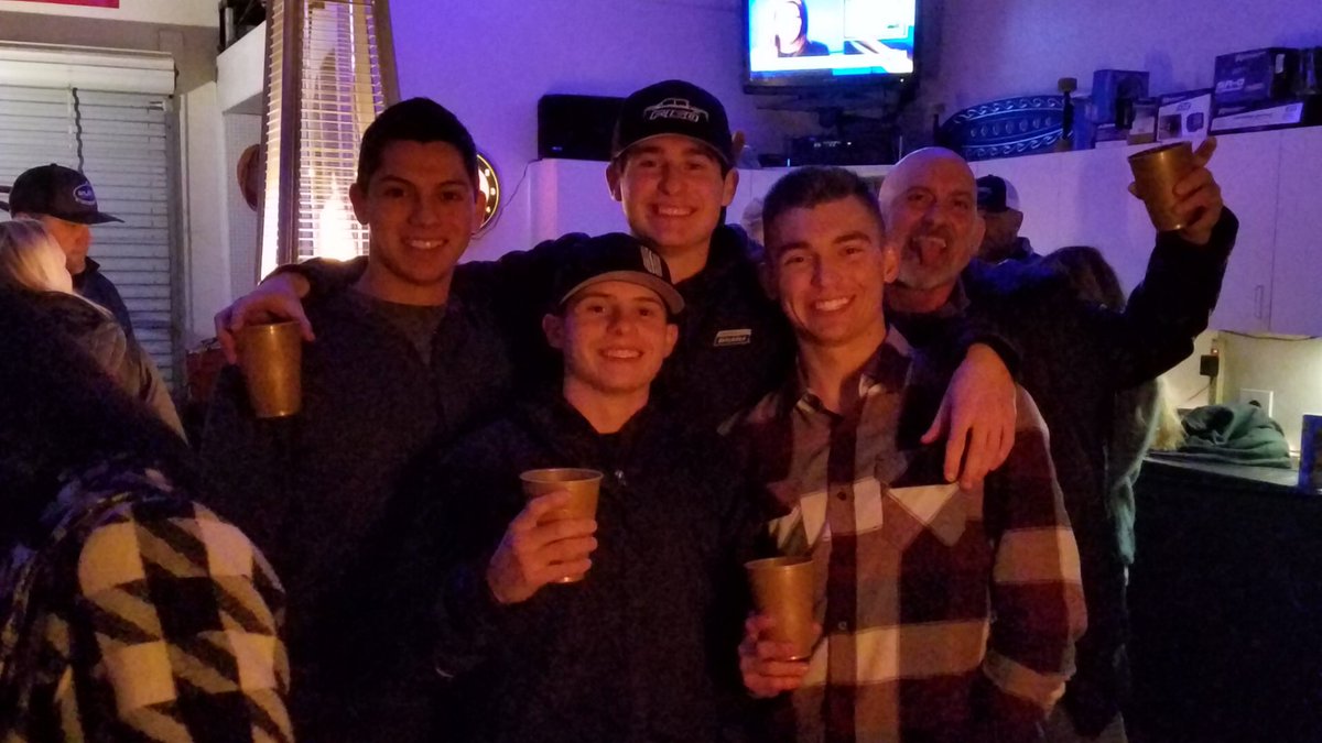 Cody90179626's tweet photo. To another great year with my family https://t.co/Vyv5wxUGU6
