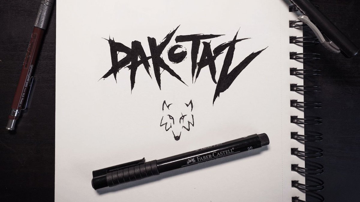 Big_E's tweet image. HAPPY NEW YEARS!!!!

Need to draw some of the first names in 2019!

RT/Reply with your name if you want a chance to get yours inked up🙏