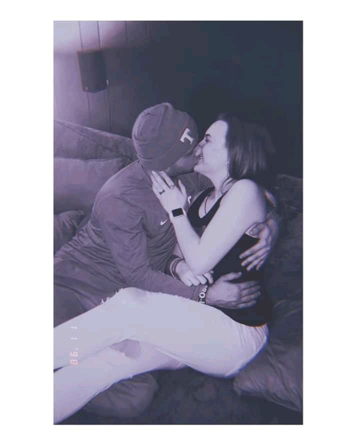 DraftVogel's tweet image. To change up what i normally post about. Its going to be a Happy New Year. 😉 I got my first New Years kiss this year, and the love of my life is with me. @_madisvnn_ #TogetherForever #BiggerThingsToCome