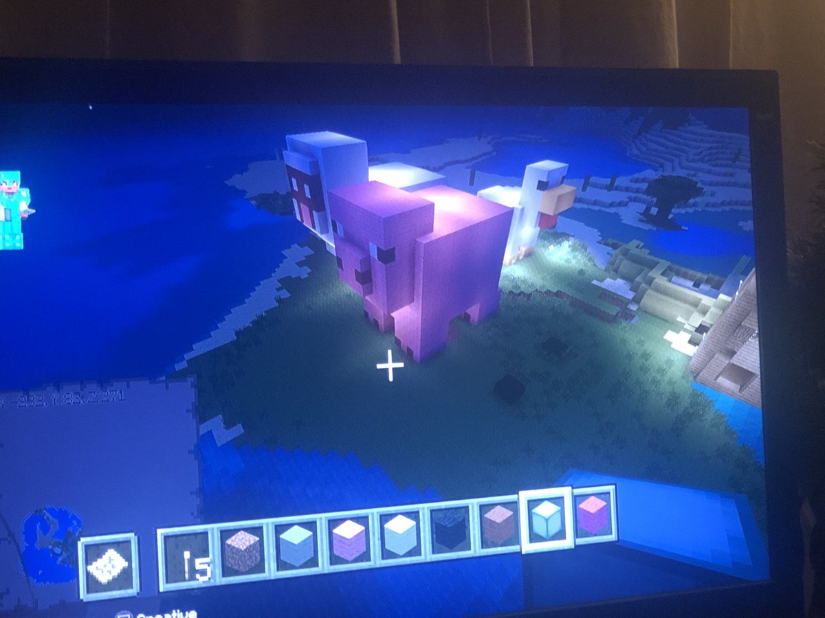 itsmeAlexVega's tweet photo. This is what happens when I get too much spare time on my hands cause Iβm ill π #Minecraft @Minecraft these are my farms, and that chicken farm is a beauty if you see it up close inside. #toomuchtime #illaf https://t.co/zQqbfKF3QQ