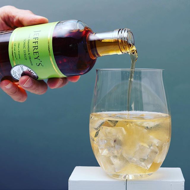 jeffreyspremium's tweet photo. Happy New Year!!! If you are drying off in January why not keep things interesting with @jeffreystonic which make truly delicious adult soft drinks as well as magically flavourful mixers, made only from the finest natural ingredients! #happynewyear #dryjanuary #drinks #softd… https://t.co/3SJjZVYPyu