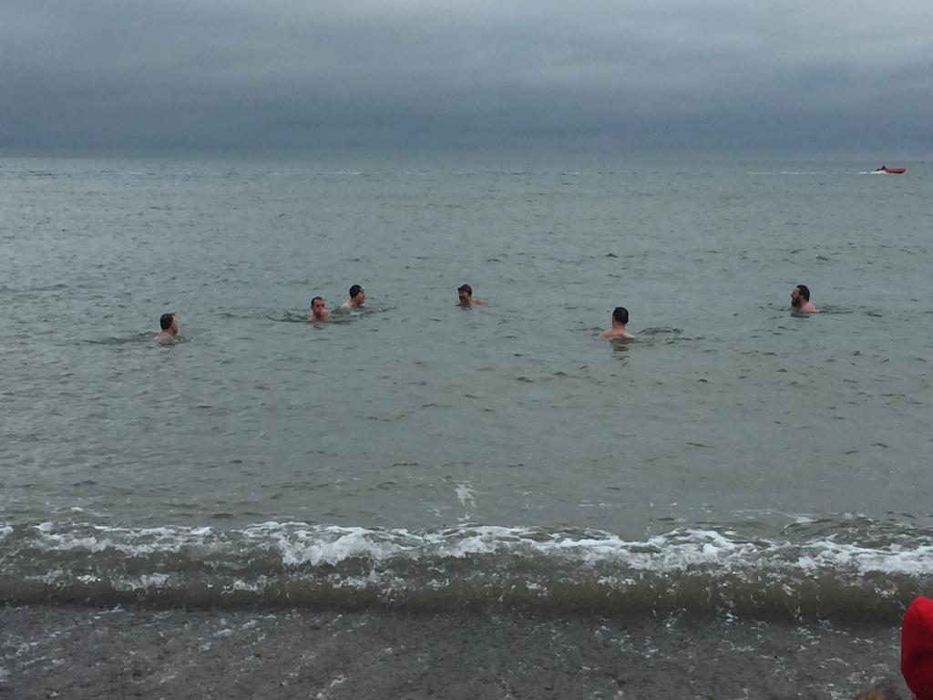 Sdr4Kyle's tweet photo. New Year's Day #SeaSwim for #SDR4Kyle 🌊🏊♂️ https://t.co/exm6SSeIAv