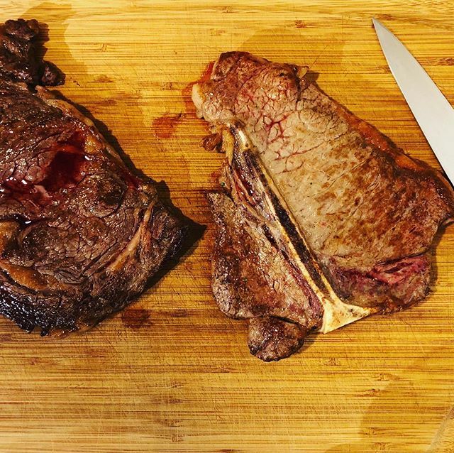 CFcraftbutchery's tweet photo. #newyearseve #dinner #steak #happynewyear2019 🔥🎉🥩.
.
.
.
.
.
.
.
.
.
.
.
.
.
.
#beef #ribeye #tbone #chef #meat #butcher #castiron #searedmeat #beefsteak #juicy #prime #usdachoice #knife #cheflife #eatwell #goodfood #paleo #butcherlife #mediumrare https://t.co/vheFwexW3O https://t.co/lesVgAXx7w