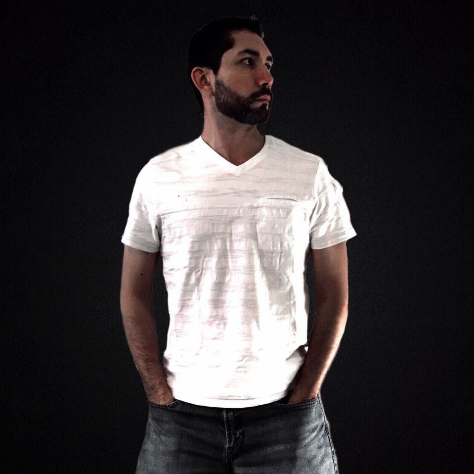 LevitateSounds's tweet photo. Happy new year! 🎉🥂🍾#NewYear #Photoshoot #TranceFamily #FamiliaTrance #MexSomeNoise #ProducerLife #NewLook #DesignerStubble #Photography https://t.co/lE8YCz5Jhv
