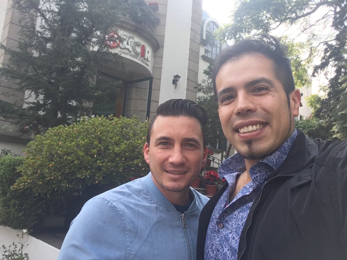 💪🏼 Mil gracias a <a href="/krisgava/">Christopher Gava</a> por su ayuda en este 1 de enero para enfocarnos en cumplir uno de nuestros grandes propósitos de #AñoNuevo, es decir, HACER EJERCICIO 🏋🏻‍♀️Estamos en <a href="/889Noticias/">88.9 Noticias</a> platicando sobre este tema 👊🏼